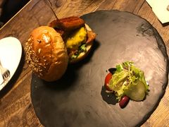 -HIGH FIVE哈福手工汉堡(桂林路店)