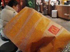 -麦当劳(上海虹桥站30B检票口楼上)
