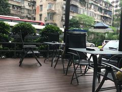 露天位-广州中心皇冠假日酒店·汇点大堂吧