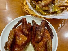 红烧乳鸽-煲煲掂风味煲仔饭餐厅(西区店)