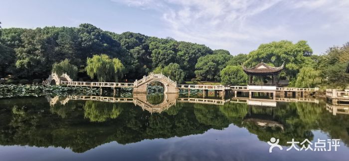 灵岩山风景区图片