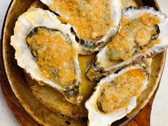 蒜蓉烤生蚝-老东镇啤酒屋海鲜加工·蒸汽海鲜·海鲜烧烤(台东店)