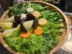 -尚尚仙·酸汤猪手·猪肚鸡火锅(华联万柳购物中心店)