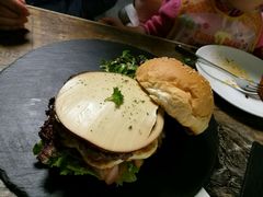 -HIGH FIVE哈福手工汉堡(桂林路店)