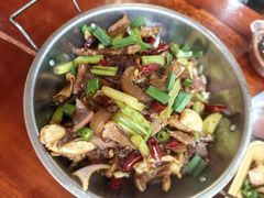 带皮牛肉锅-苗湘食府(十年店)