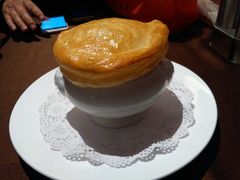 酥皮奶油蘑菇汤-卡本妮法餐厅·北京和平宾馆