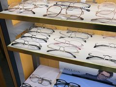 -优医视平价眼镜蔡司依视路折扣工厂店(十里堡店)