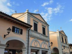 -佛罗伦萨小镇广佛名品奥特莱斯(疏港路店)