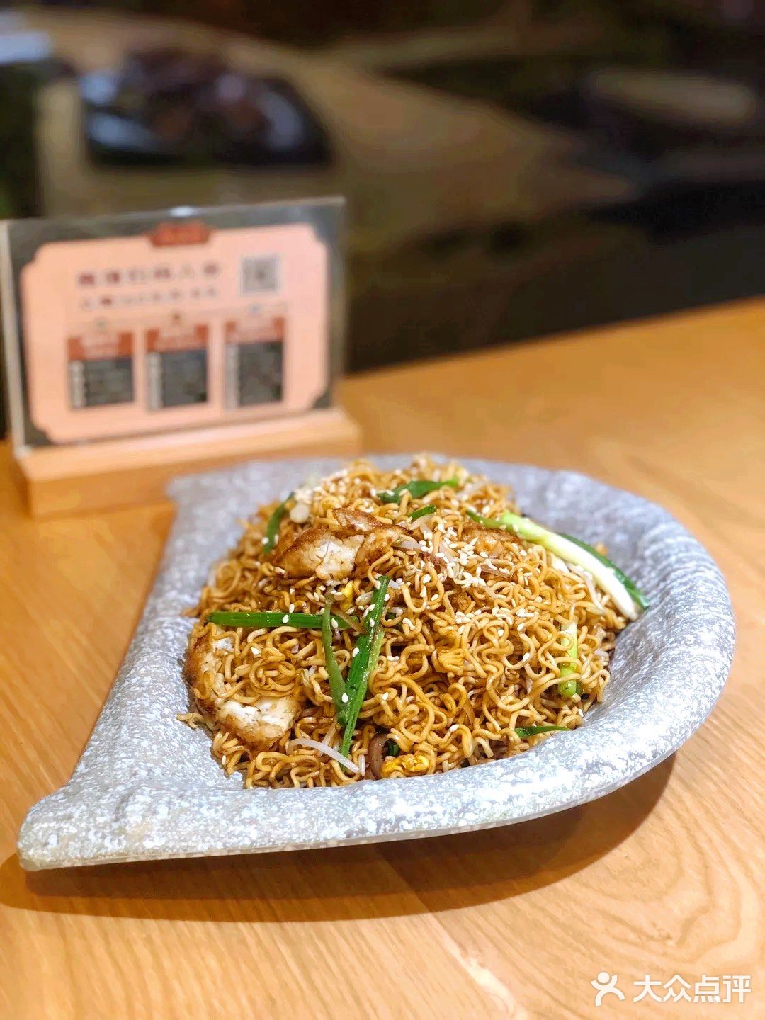 入秋的养生美食就在鸽味缘[调皮]