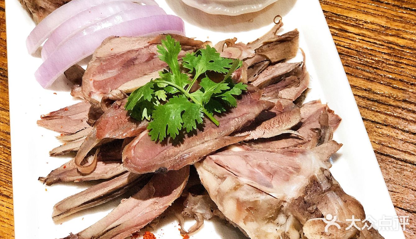 成都探店｜这家新疆菜的羊肉是阿勒泰空运来的