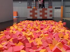 -极限PLAY运动娱乐新世界·团建派对潮玩休闲馆·室内蹦极高空游乐园