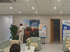 -上海大学附属上海和平眼科医院