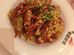 -肥肥虾庄·金牌油焖大虾(汉口城市广场店)