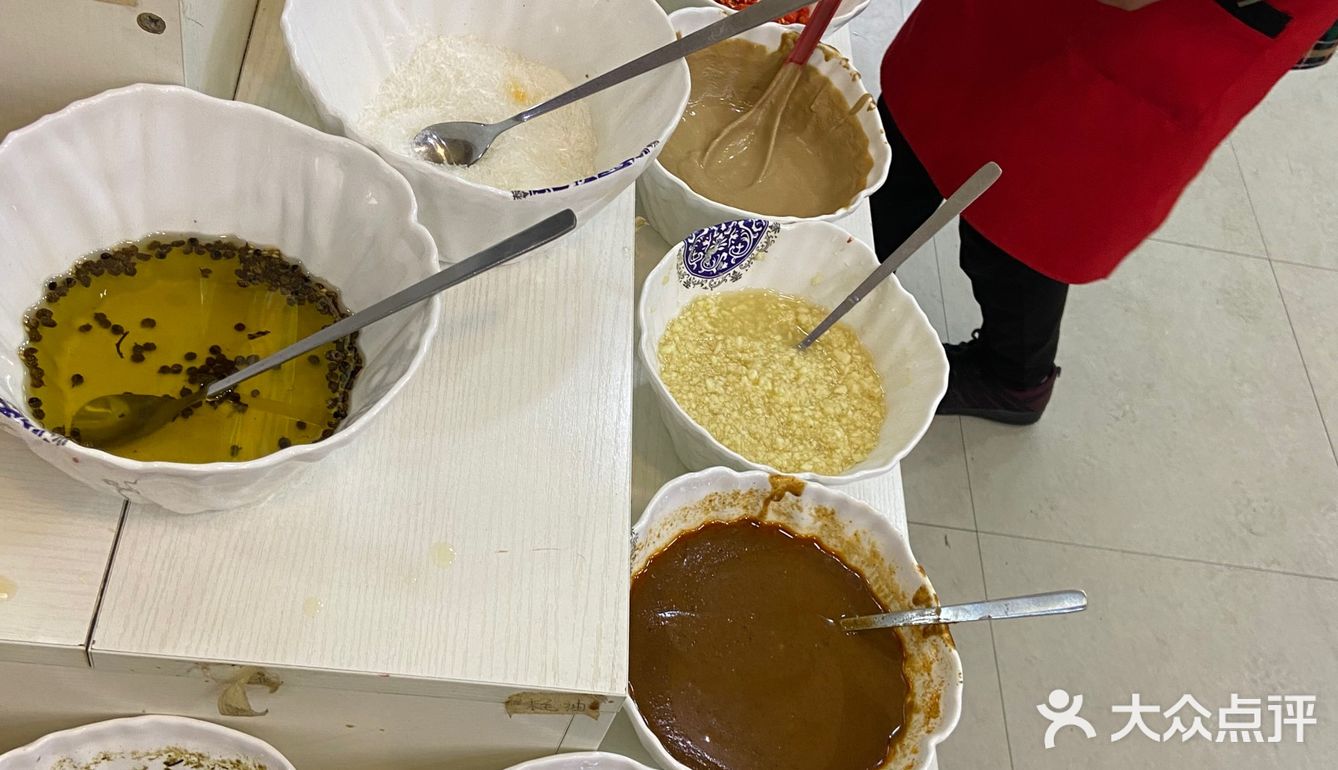 我们吃的火锅 烧烤 味道还可以