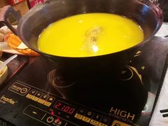 -鲜入围煮花胶鸡海鲜火锅