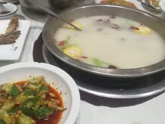 -渝君重庆火锅(嘉宾路店)