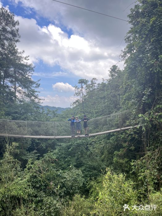 天岳幕阜山图片