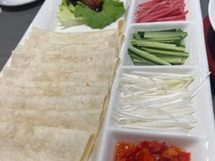 脆皮五花肉卷饼-大鹏饭店·金陵家宴(奥体中心店)