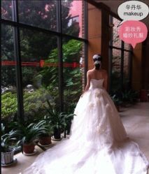 辛老师-上海彩妆秀摄影设计有限公司