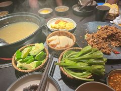 -芸鲜季·云南野生菌餐厅· 云南风物味研社(闵行店)