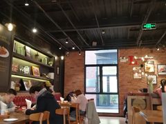 -拉亚汉堡经典餐厅(商城路店)