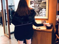 -星巴克臻选(莘庄仲盛店)