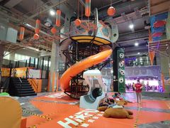 -嗨翻Hi-Fun竞技主题乐园·蹦床亲子生日轰趴(国光1937店)