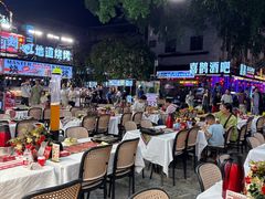 -刘姐啤酒鱼民族演艺餐厅(西街总店)