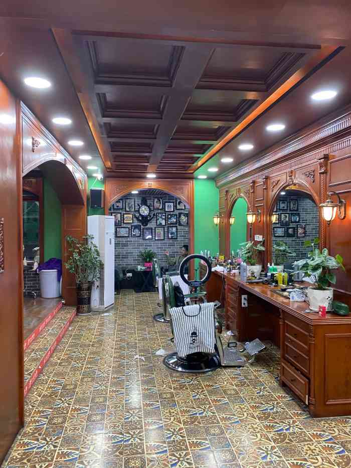 创星是他理发馆(花果园店)-"【项目】剪发在一个不起眼的地方,但是里.