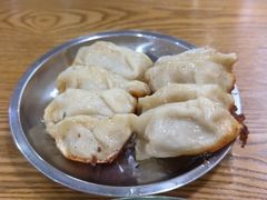 -黄阿姨锅贴大王(万航渡路店)