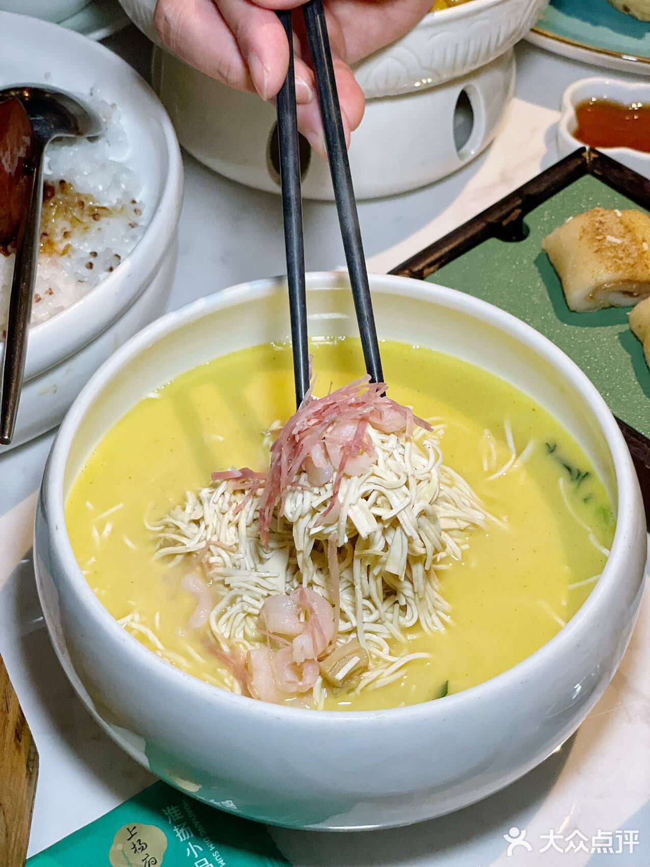 南京路步行街上的美味淮扬菜馆