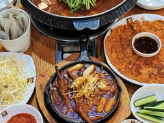 -喇喇排骨火锅·传统韩式脊骨汤(望京西园总店)