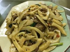 竹笋炒花腩-肥仔美食