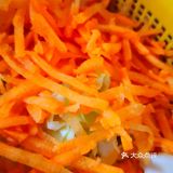 懒人下厨之减肥可吃香肠炒菜。