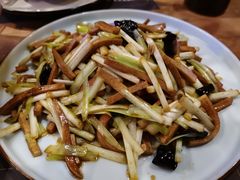 -临界音乐酒馆·小龙虾·江湖菜(华熙LIVE·鱼洞店)