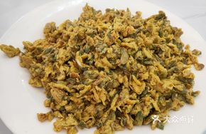 Locust Flower and Egg Stir-fry