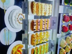 -雍容荟帝王蟹活龙虾展台自助(IFS黑金店)