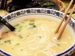 -老国贸云南传统过桥米线(滇池店)