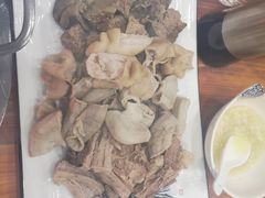 拆肉拼-老韩甸杀猪菜(汉广街店)