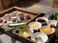 -围炉肉舍•炭烤活鳗•丹东海鲜烤肉(步行街店)