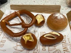 -Dough&Joe团憩(瑞虹天地月亮湾店)