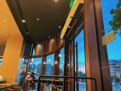 -星巴克臻选(上海虹桥新天地三店)