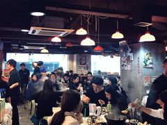 大堂-鲜入围煮花胶鸡海鲜火锅