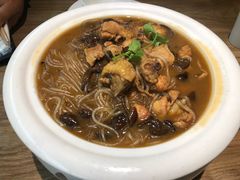 小鸡炖蘑菇-上关雪東北菜(中房金谊店)