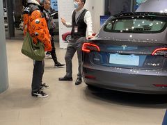 -TESLA 特斯拉(上海太古汇体验店)