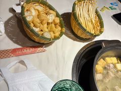 -喃喃椰·糟粕醋·椰子鸡火锅(七堡花园店)