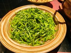 炝炒豌豆苗-纯阳•六两酒馆
