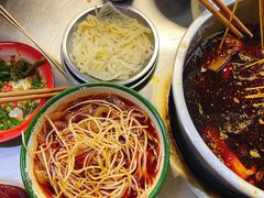 -咏勝锑锅麻辣烫(净居寺路总店)