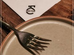 -HIGH FIVE哈福手工汉堡(桂林路店)