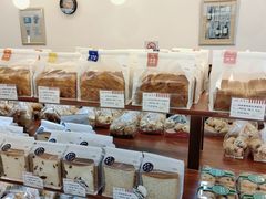 -红宝石·鲜奶小方·海派西点房(南丹店)